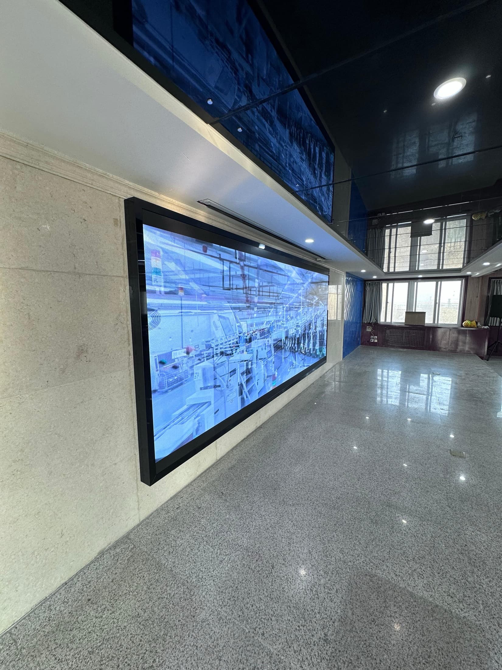 Indoor LED zid u kamenom interijeru